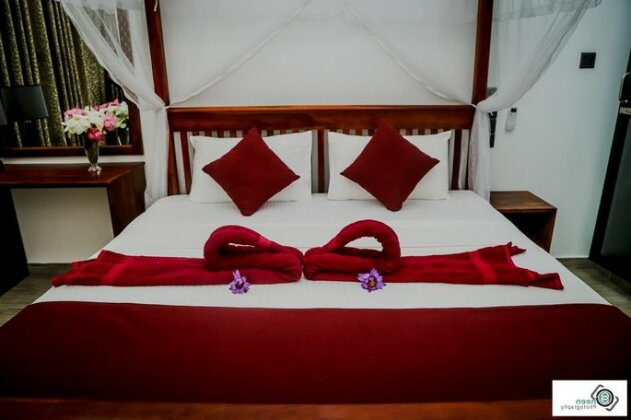King's Marine Hotel & Restaurant - Photo5
