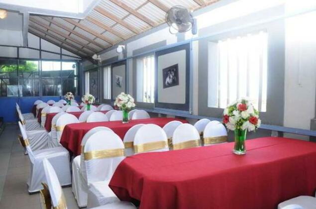 Golden Carriage Hotel - Photo5