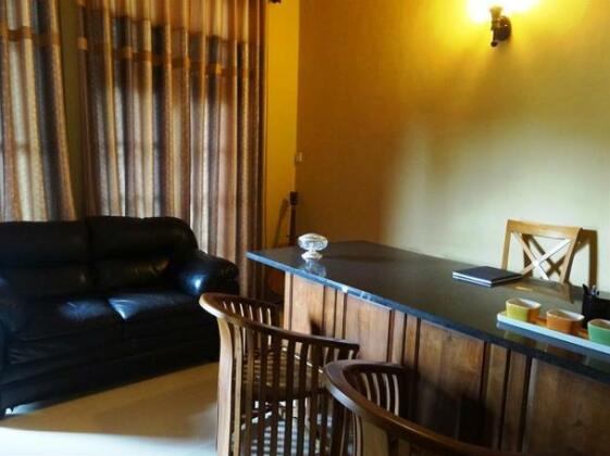 Canadian Residence - Photo3
