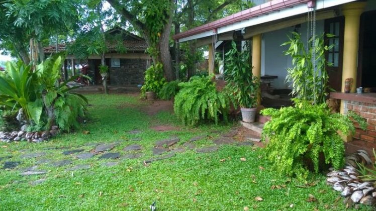 Iwura Lagoon Guesthouse - Photo2