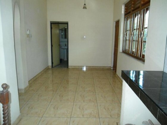 Negombo City Holiday Home - Photo3