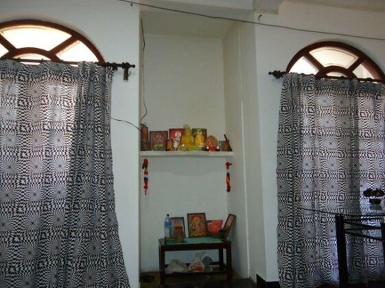 Queen Bee Guest House - Photo4