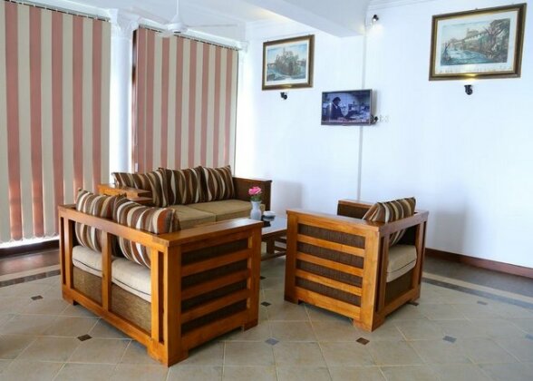 Ravindu Beach Resort - Photo2