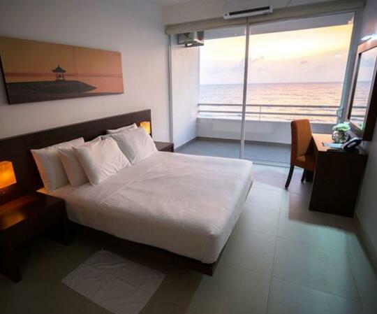 The Beach - All Suite Hotel - Photo5
