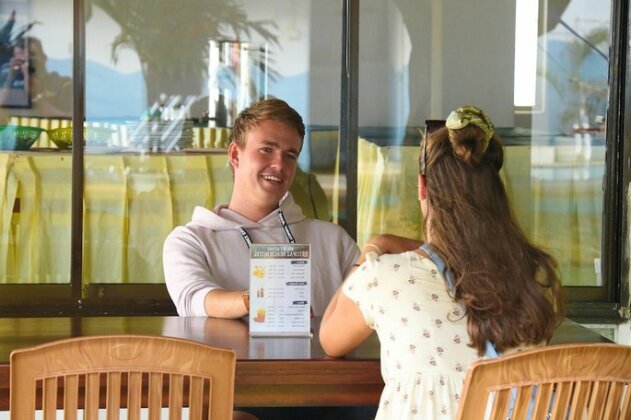 Topaz Beach Hotel - Photo4