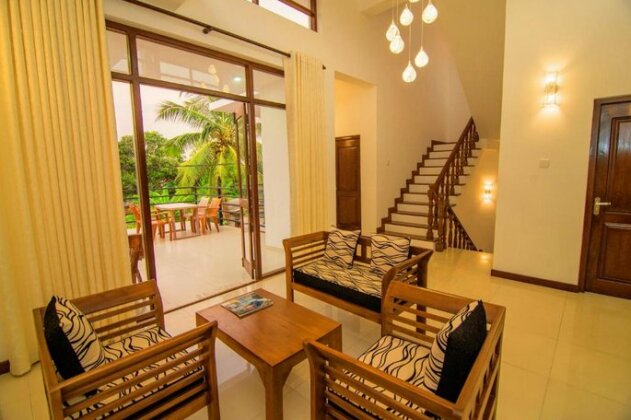 Villa Tyra Negombo - Photo3