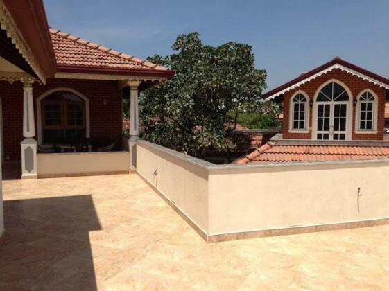 Village Inn Resort - Photo2