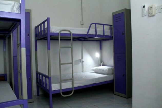 Yoho Eos Hostels - Photo4