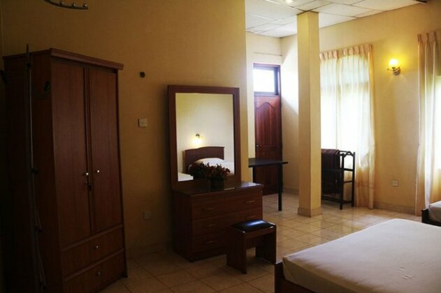 Yoho Hotel Red Rose - Photo3