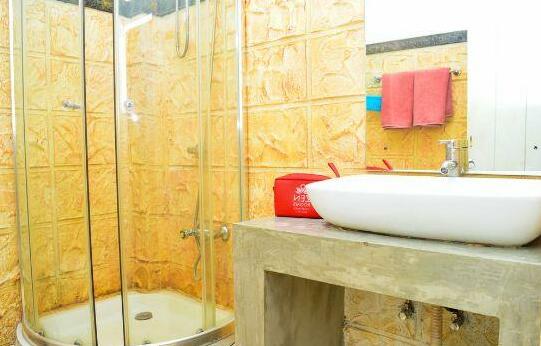 ZEN Rooms Beach Road Negombo - Photo2