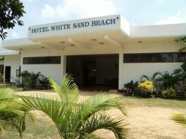 White Sand Beach Inn
