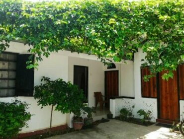 20 House Arugam