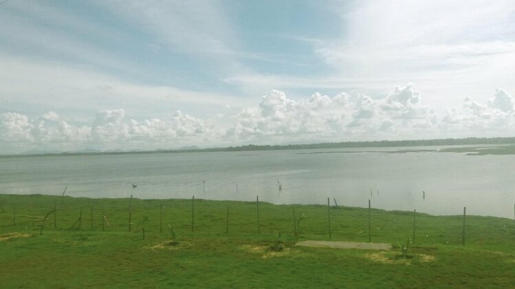 Alaia Resort Arugambay - Photo2
