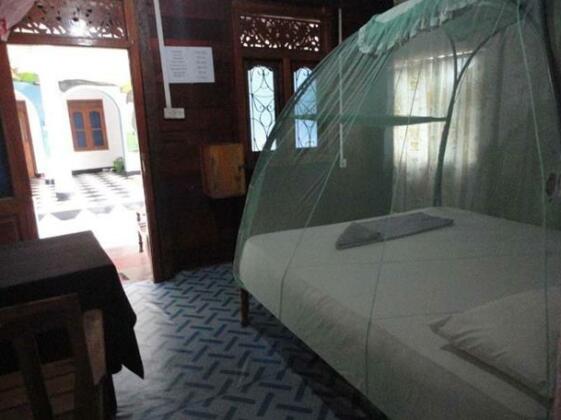 Deans Beach Hotel - Photo3