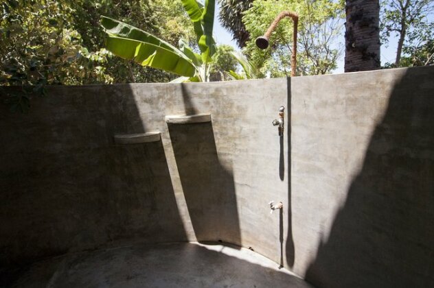 Hilltop Cabanas - Photo4