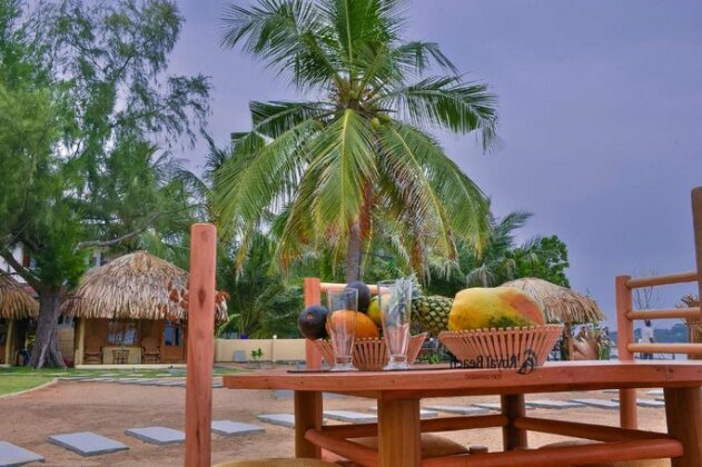 Royal Beach Pottuvil - Photo4