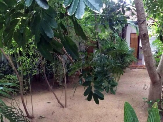 Tharaka Surf Guesthouse - Photo4