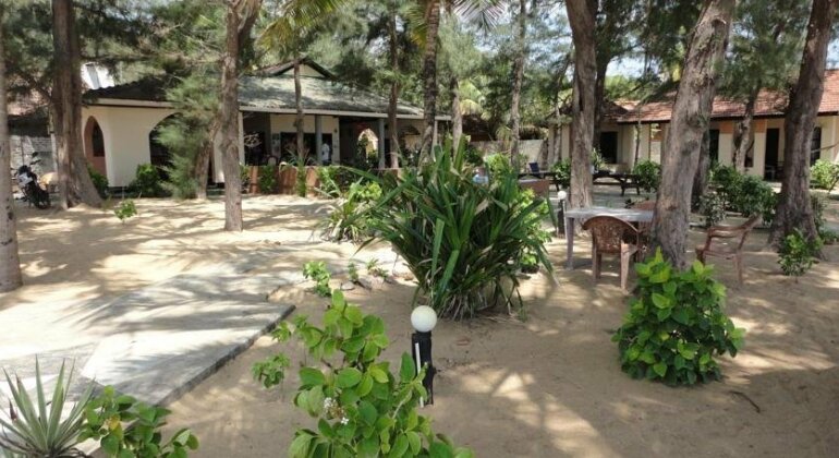 Tsunami Beach Hotel - Photo5