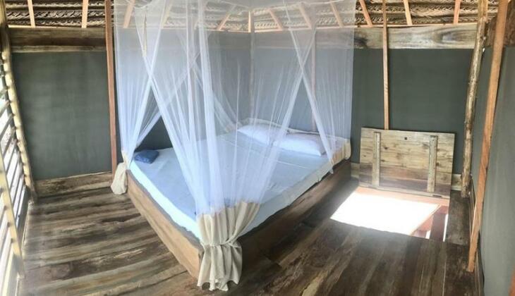 Upali Beach Surf Resort - Photo2