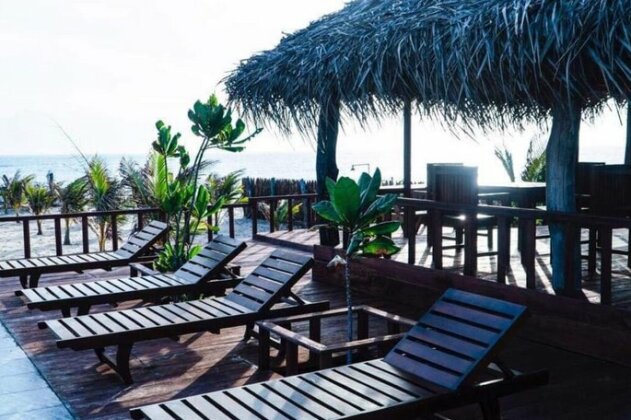 Whisky Point Surf Cabana - Photo3