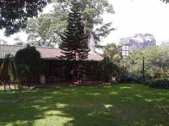 Sigiriya Rest House - Photo4