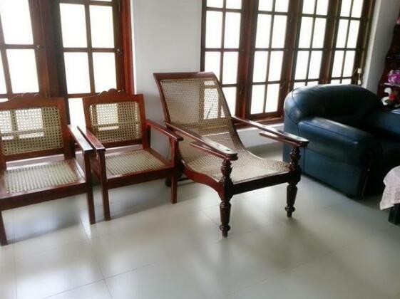 Royal Holiday Home - Photo2