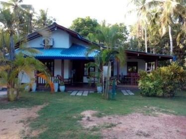 Jungle fowl lodge