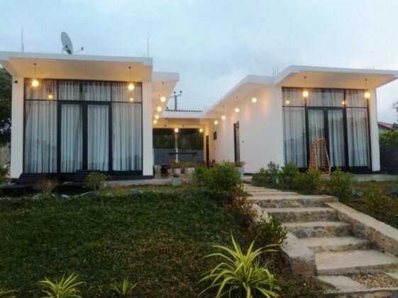  Photo 2
