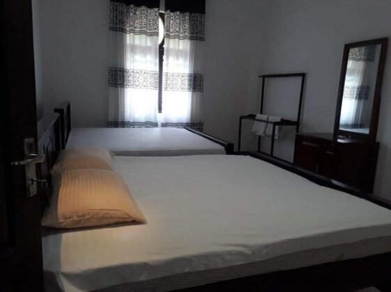 Lisara Holiday Inn - Photo2