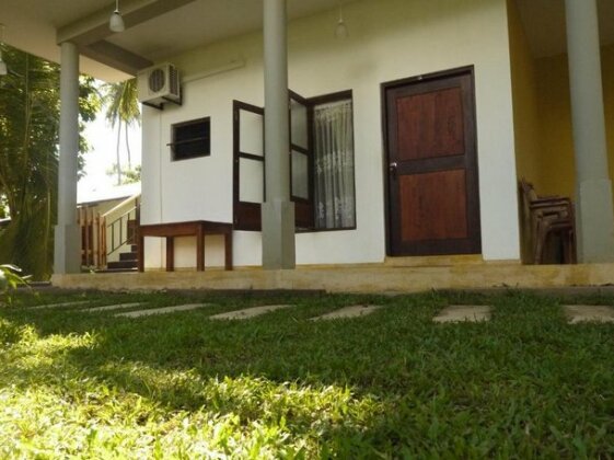 Traveller's Home Hotel - Photo2