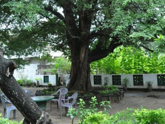 Vikum Lodge and Restaurant - Photo4