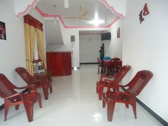 Blue Moon Rest Inn - Photo4