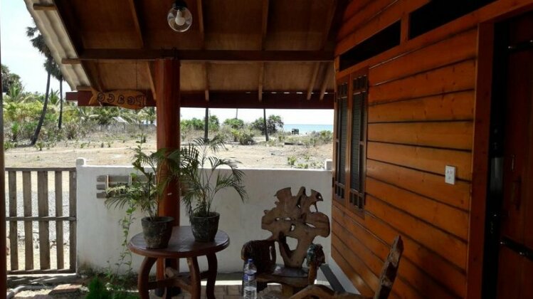 Dot's Bey Beach Cabana - Photo4