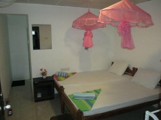 Uppuveli Beach House - Photo5