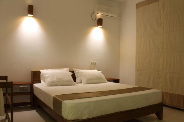 Peacock Corridor Resort - Photo4