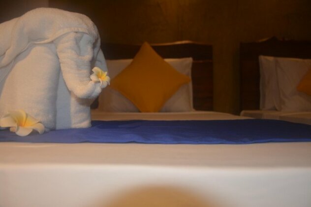 Royal Tusker Hotel - Photo5