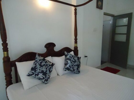 Calm Resting Unawatuna by Wanyo - Photo5