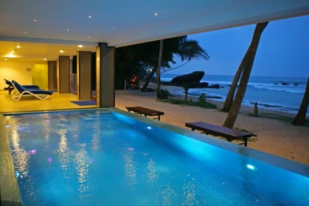 Sayura Beach Hotel - Photo2