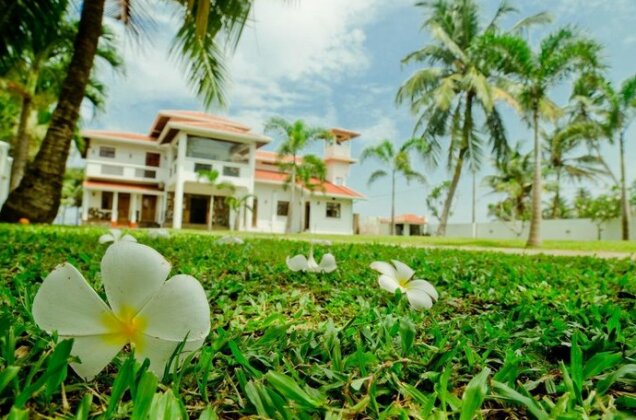 Aaron Beach Villa - Photo2