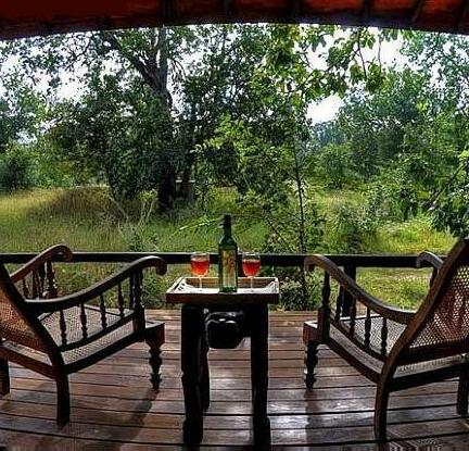 Elephant Lake Yala - Photo2