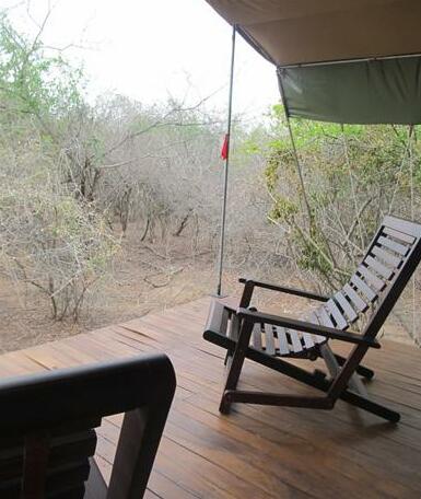 Elephant Lake Yala - Photo4