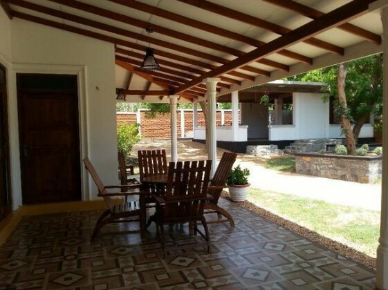 Monarch Yala - Photo4