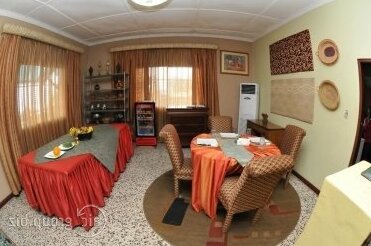 Mokos Bed & Breakfast - Photo5