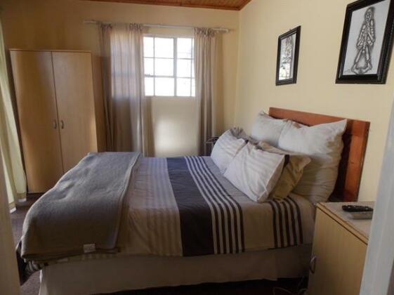 Foothills Guesthouse - Photo3