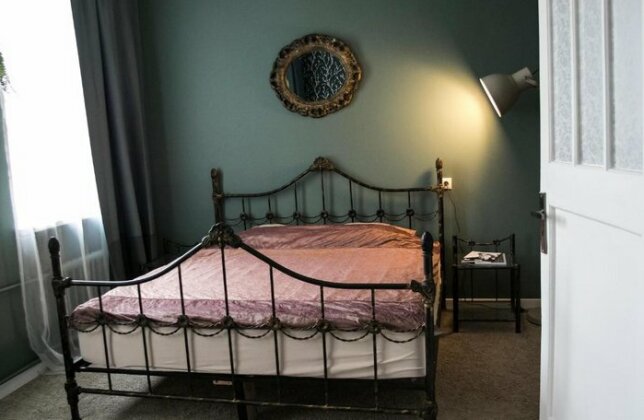 Classy green Old town apartment - Photo3