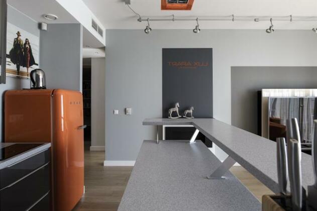 Sky Lux Apartments - Photo2