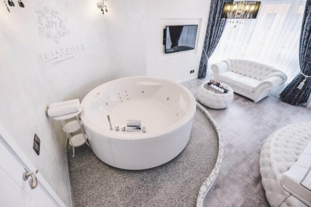 Supreme Jacuzzi Apartment - Photo3