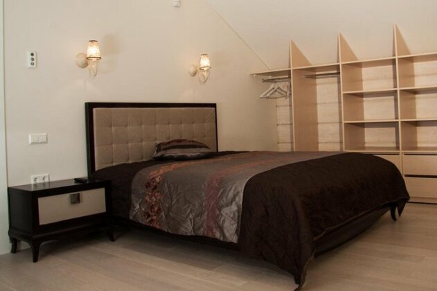 Scandi village home - Photo3
