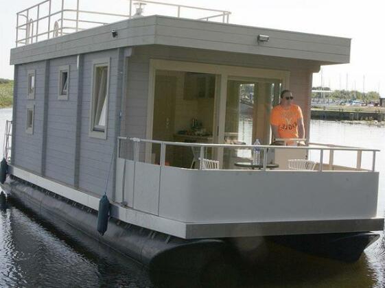 Houseboat LT - Photo2