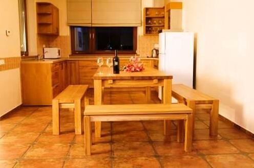 Gerove Homestead - Photo2